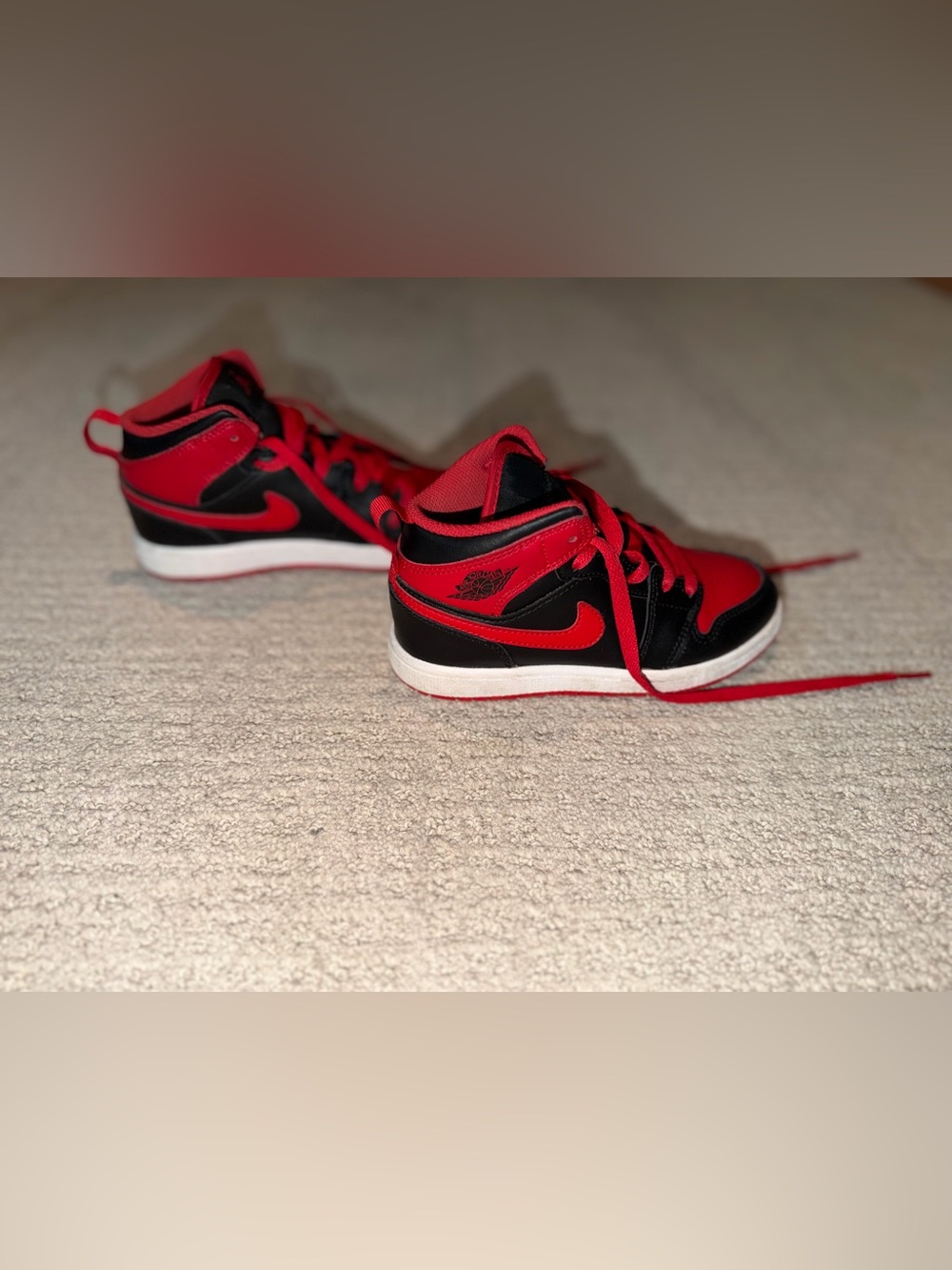 Unisex Air Jordan 1 Mid Red/Black Leather Mid-Top Kids Size 13 - Picture 9 of 9